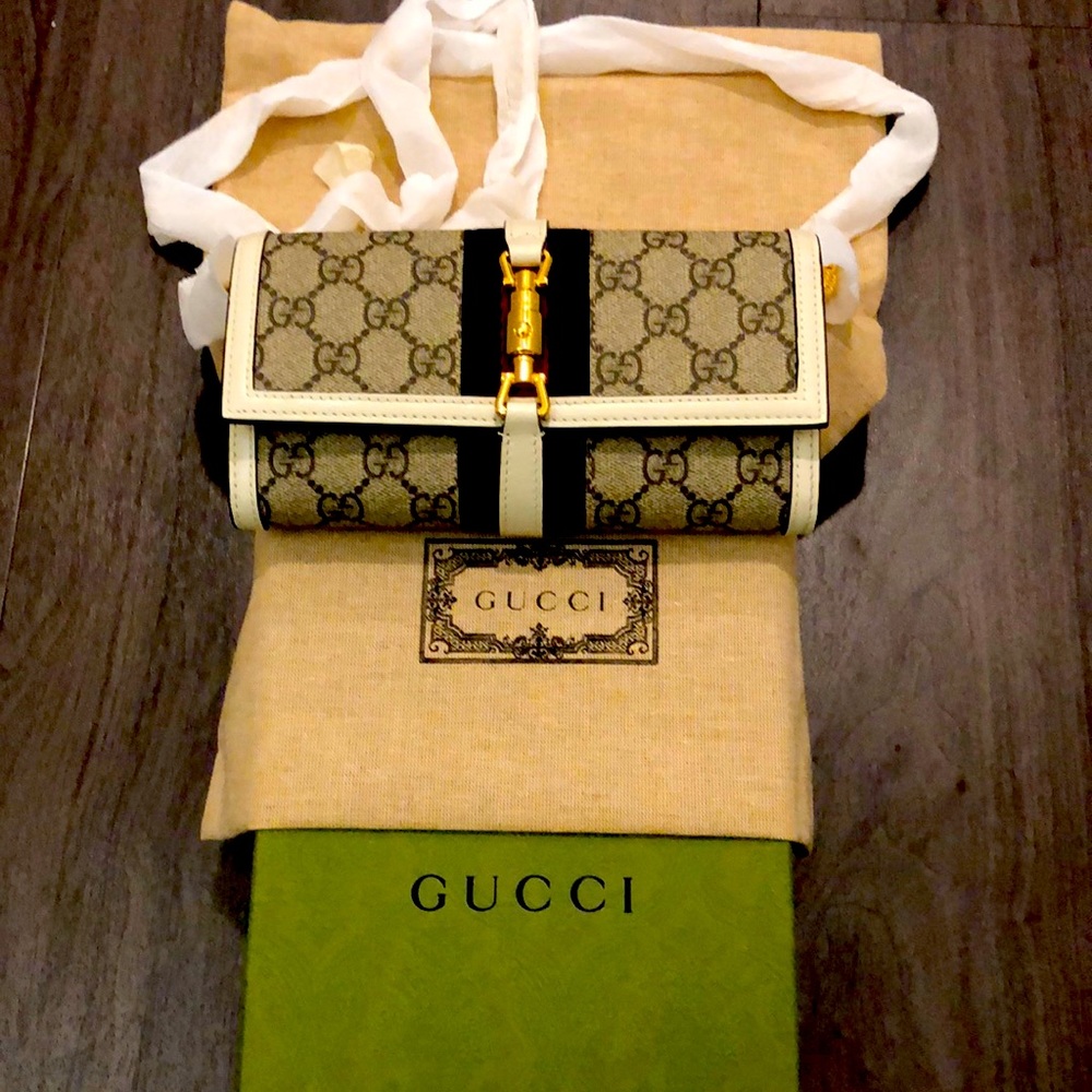 Beautiful Gucci clutch